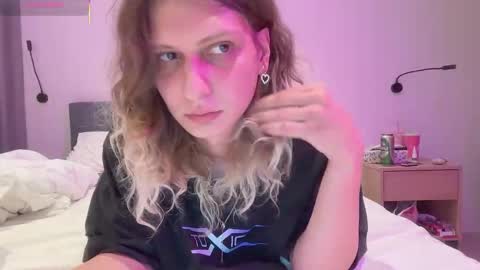 AlicePinkhead online show from 11-22-25, 02:49