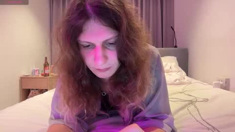 Snapshot of alicepinkhead chatting on 06-04-26, 10:54 AlicePinkhead online show from 06-04-26, 10:54