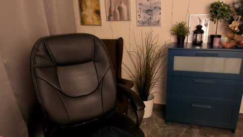 Alice online show from 12-09-24, 12:34