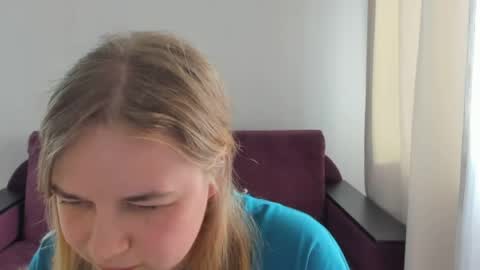 Snapshot of alicepopsy chatting on 06-01-26, 03:36 Alice online show from 06-01-26, 03:36