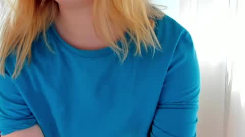 Snapshot of alicepopsy chatting on 06-04-26, 02:01 Alice online show from 06-04-26, 02:01