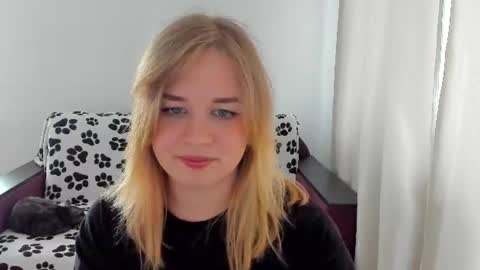 Snapshot of alicepopsy chatting on 06-18-26, 10:09 Alice online show from 06-18-26, 10:09
