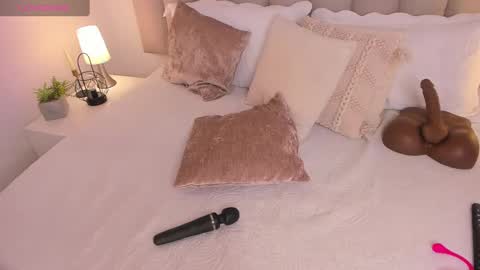 Snapshot of aliceveraa_ chatting on 03-03-25, 07:39 Alice Vera online show from 03-03-25, 07:39