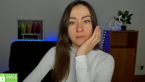 Snapshot of alicewonderful22 chatting on 02-28-25, 07:15 Alice online show from 02-28-25, 07:15