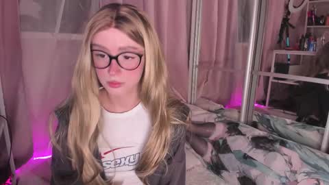 from wonderland online show from 02-05-26, 03:38