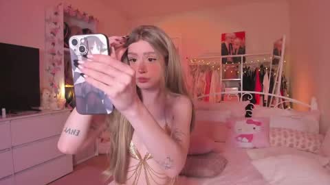 Snapshot of alicexbae chatting on 06-07-26, 03:05 from wonderland online show from 06-07-26, 03:05