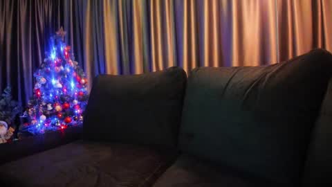 Snapshot of alicexsquirt chatting on 12-22-24, 07:33 Alice online show from 12-22-24, 07:33