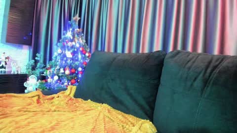 Snapshot of alicexsquirt chatting on 12-25-24, 07:14 Alice online show from 12-25-24, 07:14