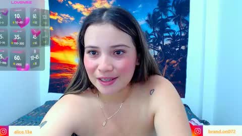 Snapshot of alicia_and_brandon chatting on 01-22-25, 12:06 CATALINA Y ANDRES online show from 01-22-25, 12:06