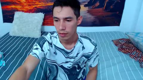 Snapshot of alicia_and_brandon chatting on 01-28-25, 02:11 CATALINA Y ANDRES online show from 01-28-25, 02:11