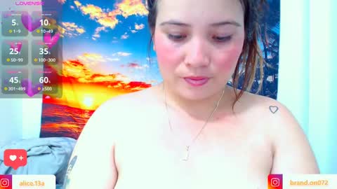 Snapshot of alicia_and_brandon chatting on 02-01-25, 02:37 CATALINA Y ANDRES online show from 02-01-25, 02:37