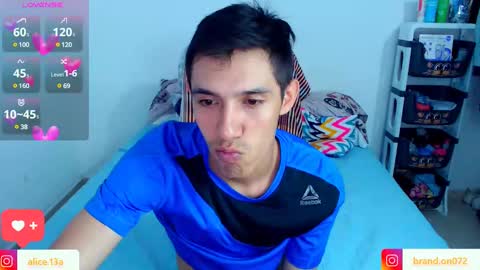 Snapshot of alicia_and_brandon chatting on 02-13-25, 02:34 CATALINA Y ANDRES online show from 02-13-25, 02:34