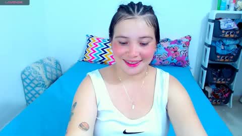 Snapshot of alicia_and_brandon chatting on 03-05-25, 11:16 CATALINA Y ANDRES online show from 03-05-25, 11:16