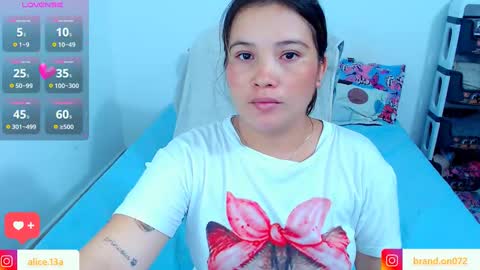 Snapshot of alicia_and_brandon chatting on 03-12-25, 09:03 CATALINA Y ANDRES online show from 03-12-25, 09:03