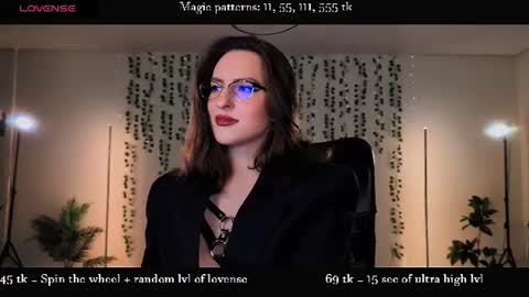 Snapshot of alicia_art_ chatting on 06-13-26, 06:39 Alicia online show from 06-13-26, 06:39