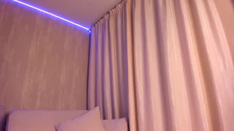 Alicia FANSLY  online show from 09-16-25, 04:52