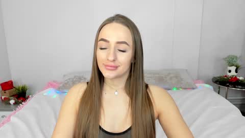 Snapshot of alicia_edwards chatting on 01-13-25, 01:56 Mia online show from 01-13-25, 01:56