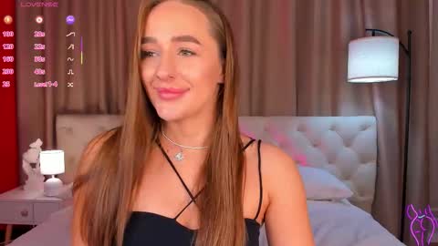 Snapshot of alicia_edwards chatting on 09-26-25, 01:42 Mia online show from 09-26-25, 01:42