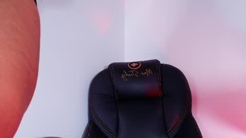 Snapshot of alicia_kyse chatting on 07-25-26, 03:15 Alicia Kyse online show from 07-25-26, 03:15