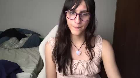 Snapshot of alicia_love29 chatting on 12-09-24, 11:13 Alice online show from 12-09-24, 11:13