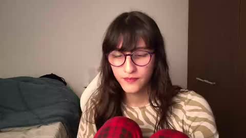 Snapshot of alicia_love29 chatting on 12-11-24, 12:12 Alice online show from 12-11-24, 12:12