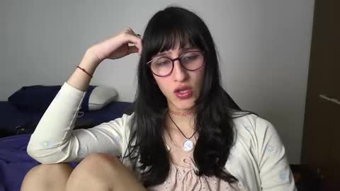 Snapshot of alicia_love29 chatting on 01-09-25, 03:26 Alice online show from 01-09-25, 03:26