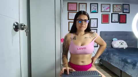 Snapshot of alicia_rainbow chatting on 04-22-26, 03:31 alicia_rainbow online show from 04-22-26, 03:31
