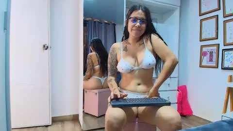 Snapshot of alicia_rainbow chatting on 04-28-26, 08:25 alicia_rainbow online show from 04-28-26, 08:25