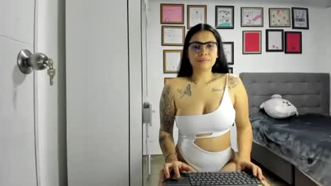 Snapshot of alicia_rainbow chatting on 06-02-26, 04:25 alicia_rainbow online show from 06-02-26, 04:25