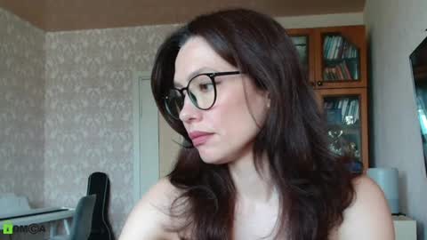 Snapshot of alicia_savory chatting on 06-17-26, 07:44 Alicia online show from 06-17-26, 07:44