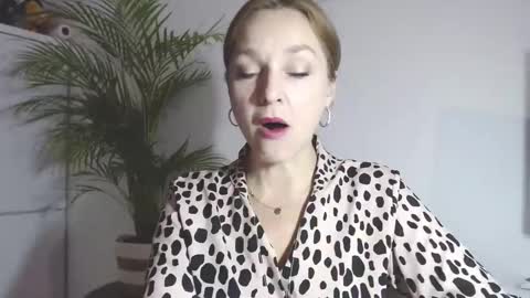 Alicia online show from 12-04-25, 07:17