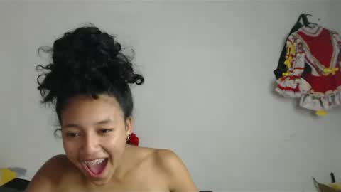 Snapshot of alicie_sexy_hot_20 chatting on 02-19-25, 04:12 ana online show from 02-19-25, 04:12