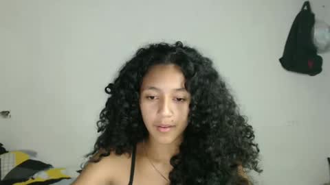 Snapshot of alicie_sexy_hot_20 chatting on 02-21-25, 07:23 ana online show from 02-21-25, 07:23