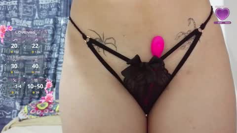 Snapshot of aliciia_23 chatting on 11-18-25, 11:59 aliciia_23 online show from 11-18-25, 11:59