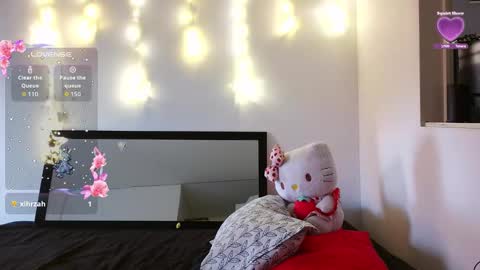 Snapshot of aliciia_23 chatting on 12-18-25, 09:54 aliciia_23 online show from 12-18-25, 09:54