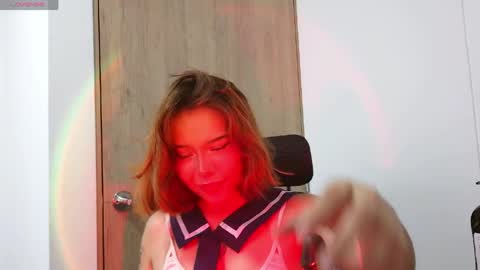 aliciia_23 online show from 04-16-26, 09:39