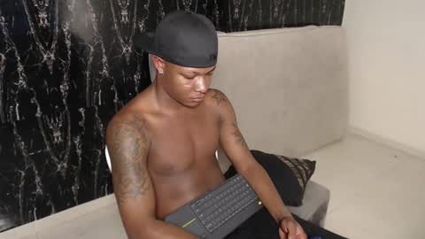 Snapshot of alid_17 chatting on 02-25-26, 06:45 Alid 17 online show from 02-25-26, 06:45