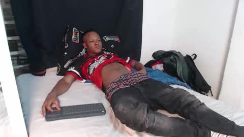 Snapshot of alid_17 chatting on 03-25-26, 04:29 Alid 17 online show from 03-25-26, 04:29