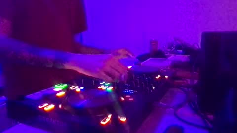 Snapshot of alien8720 chatting on 02-08-25, 12:06 busco rockera online show from 02-08-25, 12:06