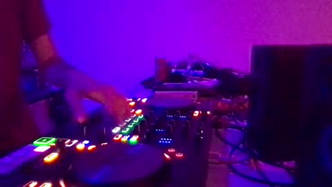 Snapshot of alien8720 chatting on 02-08-25, 12:17 busco rockera online show from 02-08-25, 12:17