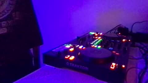 Snapshot of alien8720 chatting on 02-21-25, 06:59 busco rockera online show from 02-21-25, 06:59