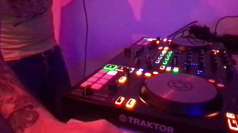 Snapshot of alien8720 chatting on 02-24-25, 07:09 busco rockera online show from 02-24-25, 07:09