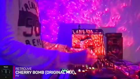 Snapshot of alien8720 chatting on 09-11-25, 05:13 busco rockera online show from 09-11-25, 05:13