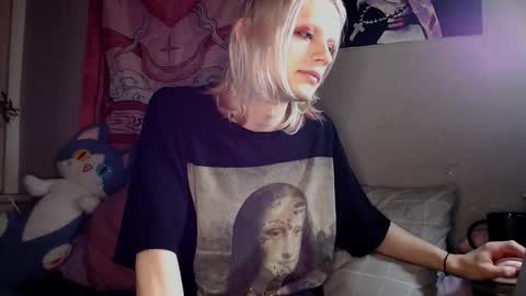 Alien Bella online show from 02-22-26, 12:45