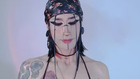 Snapshot of alienexxx chatting on 06-22-26, 12:45 online show from 06-22-26, 12:45