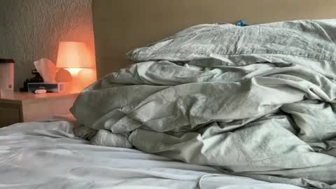 Snapshot of aliensuppstar chatting on 04-09-26, 09:53 Aliensuppstar online show from 04-09-26, 09:53