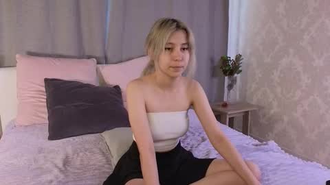 Im Alika online show from 10-10-25, 04:22