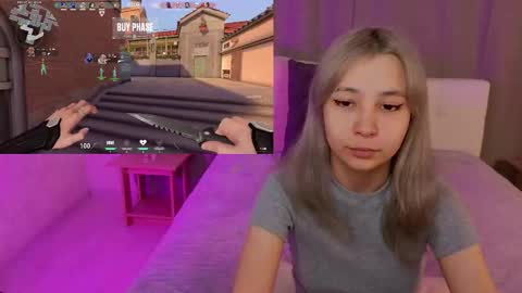 Im Alika online show from 10-21-25, 04:24