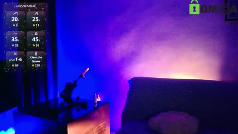 Snapshot of alikaluna chatting on 11-24-25, 02:06 AlikaLuna online show from 11-24-25, 02:06