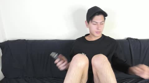 Snapshot of alikuskya chatting on 10-22-25, 02:12 Dan online show from 10-22-25, 02:12